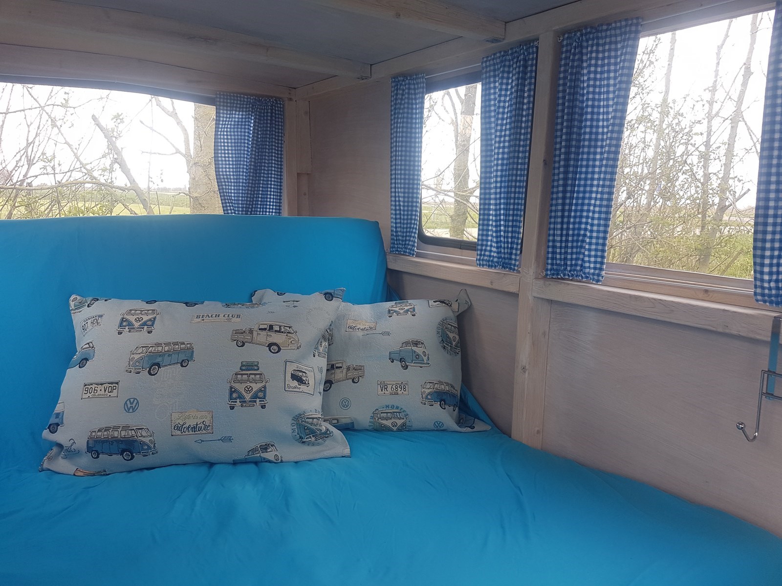 Origineel overnachten in een VW Bus Hut