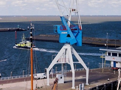 Slapen in een Havenkraan die je zelf kunt draaien met uitzicht op de Waddenzee Slapen in een Havenkraan die je zelf kunt draaien met uitzicht op de Waddenzee