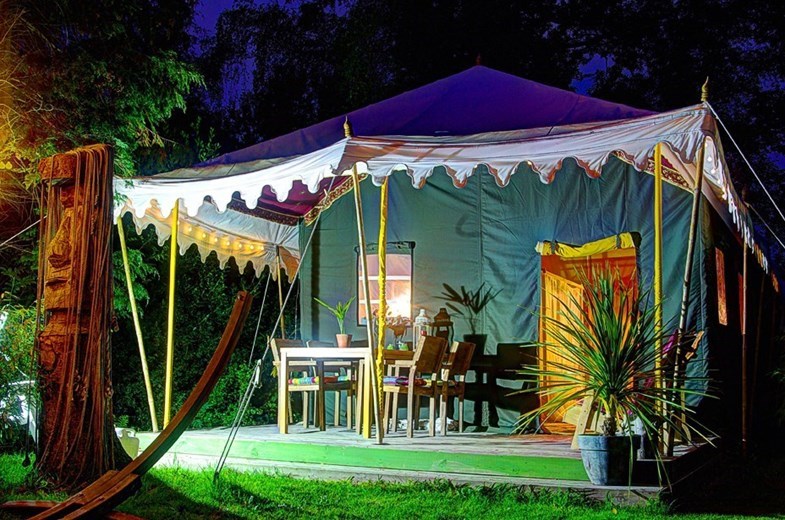 Hoe figureren in een speelfilm van Walt Disney ervoor zorgde dat Wilko nu Indiase Radjatenten verhuurd in Drenthe