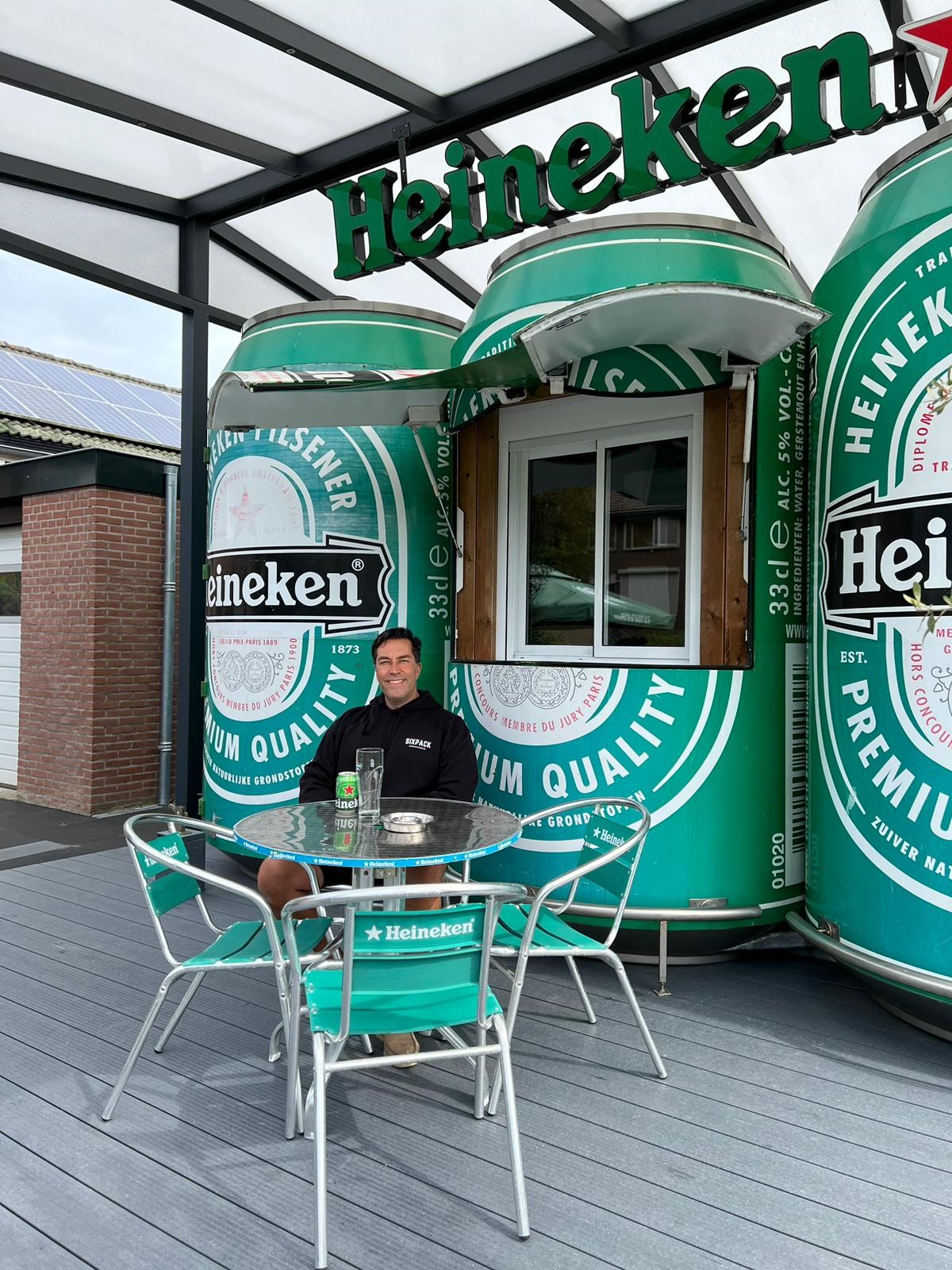 Maik maakte van een foodtruck de enige Sixpackovernachting ter wereld