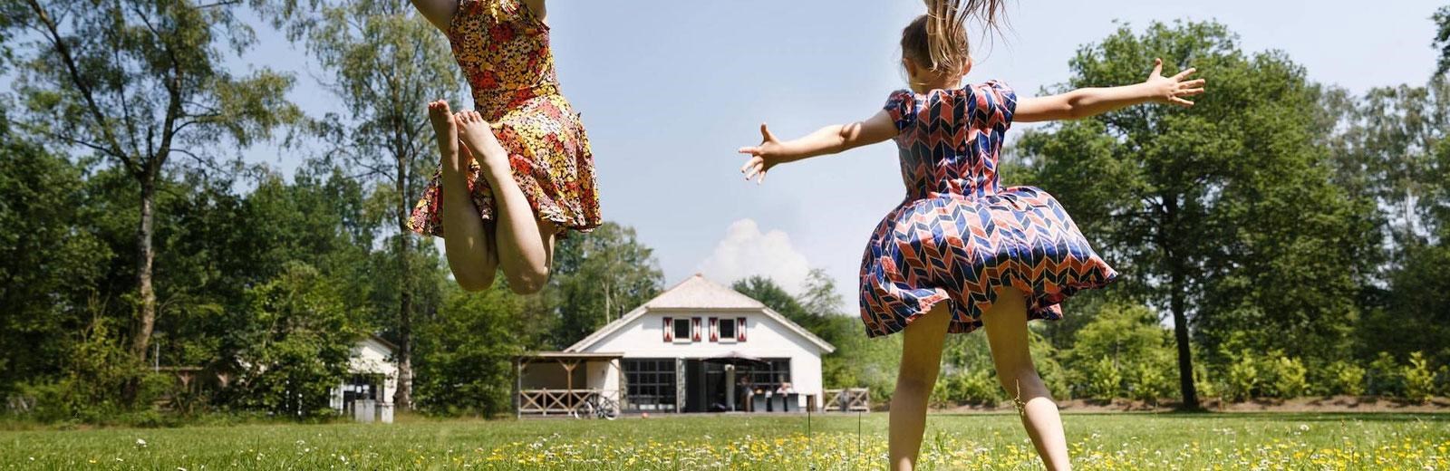 5 unieke accommodaties waar je je kids heel blij mee gaat maken 5 unieke accommodaties waar je je kids heel blij mee gaat maken