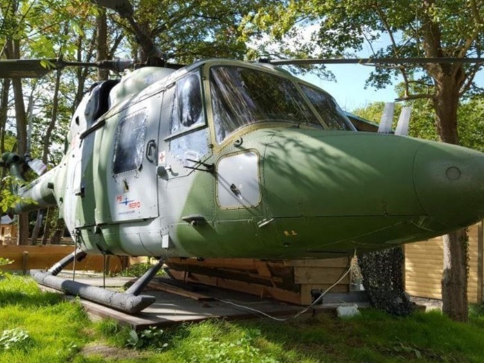 6. Overnachten in een Lynx-helikopter