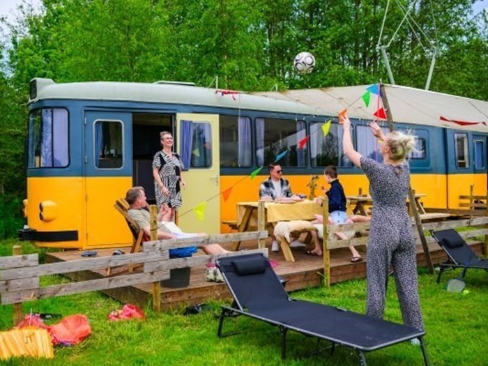 9. Slapen in een tram in Kraggenburg