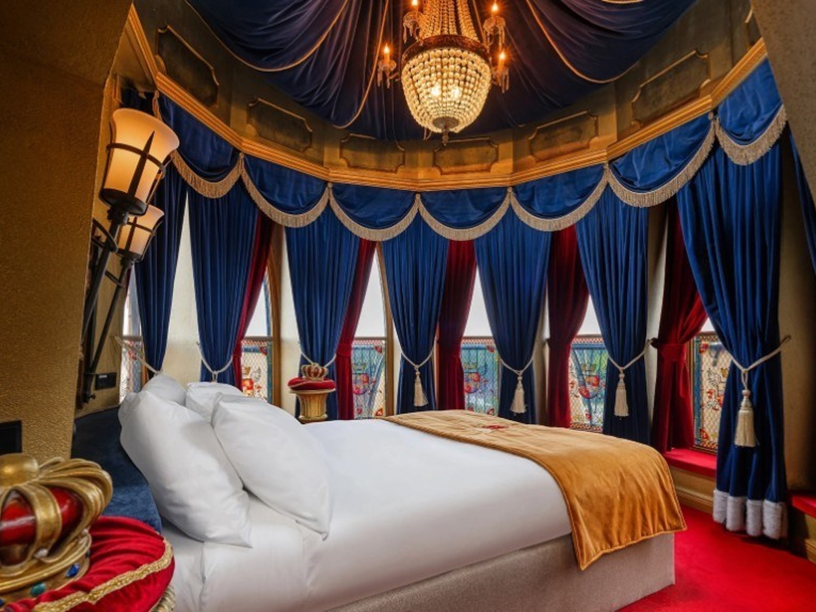 4. Laat je in de watten leggen in het Efteling Hotel