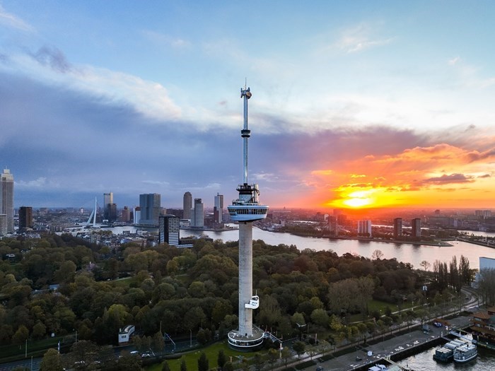 💜 Romantisch: aanzoek doen én slapen op de Euromast in Rotterdam