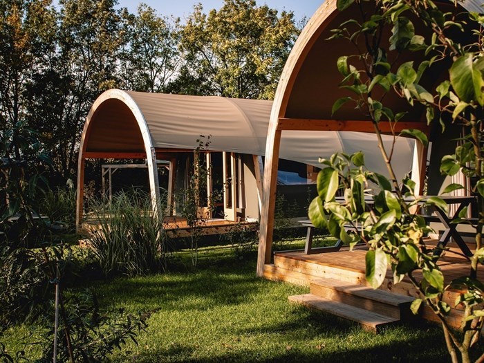 Jarig in juni? Kom glampen in een luxe Duin Glamp tent