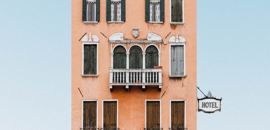 Welke verzekeringen heb ik nodig voor het verhuren van een originele overnachting?