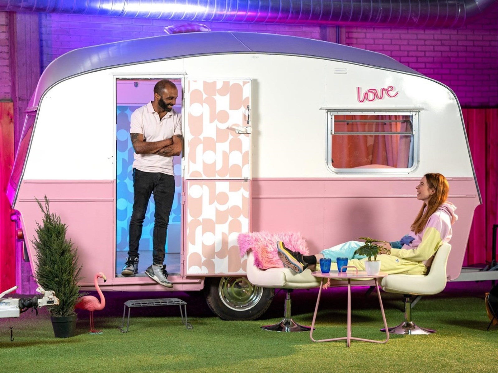 Wat is indoor glamping of camping precies en waarom is het zo leuk?