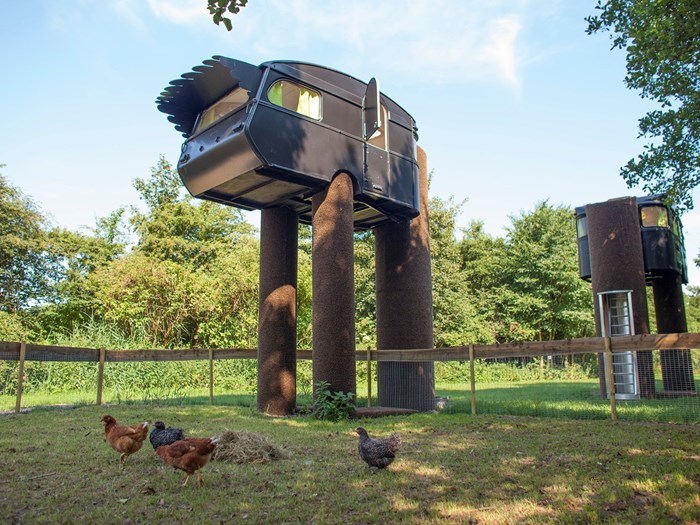 Jarig in augustus? Slapen in een caravan op hoogte