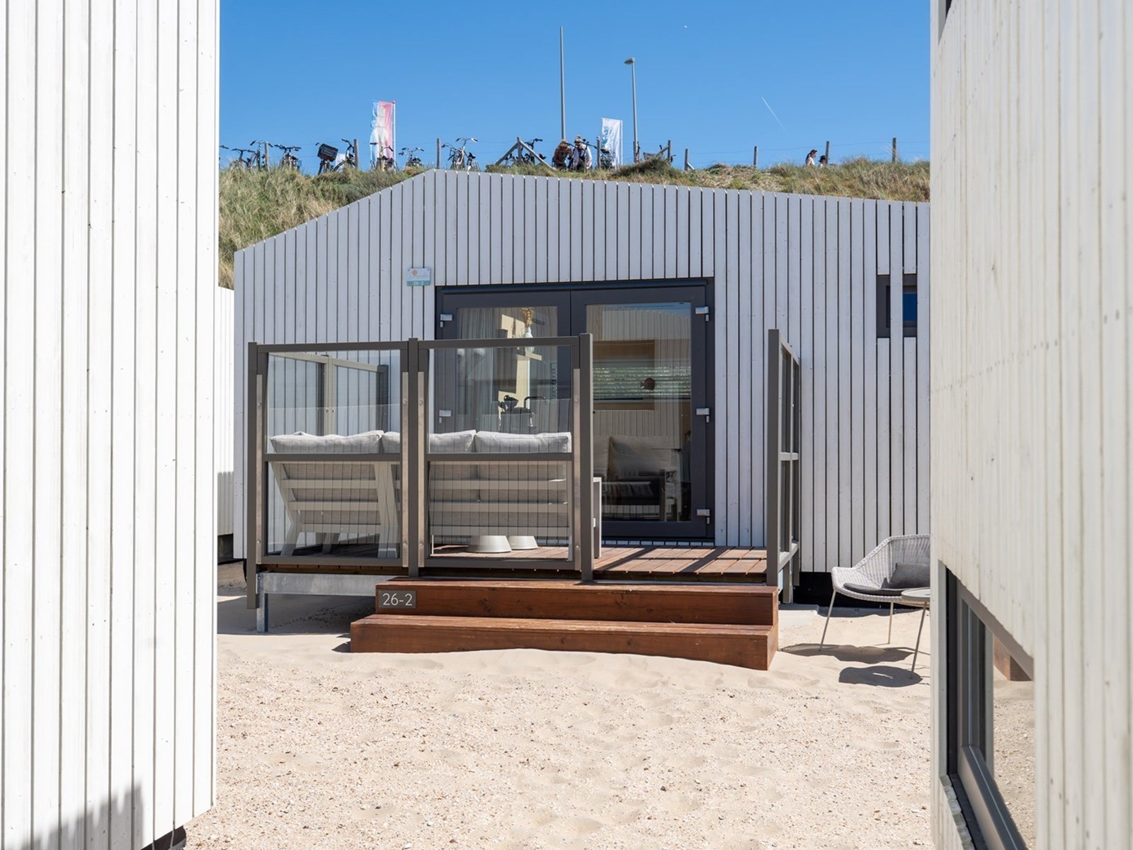 Boek een strandhuisje met gedeeltelijk zeezicht op het strand van Zandvoort aan Zee